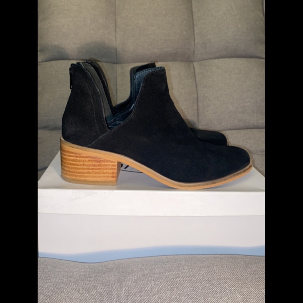 Steve Madden Lancaster Suede Ankle Boots